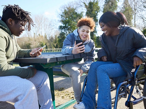 Ausbildung mit Behinderung | © adpic