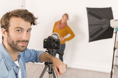 Fotograf/in(m/w/d) Fotograf/in(m/w/d)