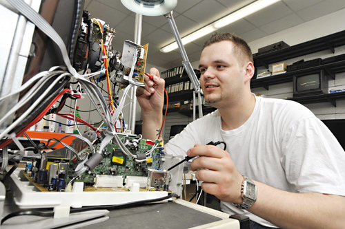 Informationselektroniker/in (m/w/d) Informationselektroniker/in (m/w/d)