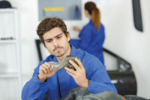 Karosserie- und Fahrzeugbaumechaniker/in - Karosserie- und Fahrzeugbautechnik(m/w/d) Karosserie- und Fahrzeugbaumechaniker/in - Karosserie- und Fahrzeugbautechnik(m/w/d)