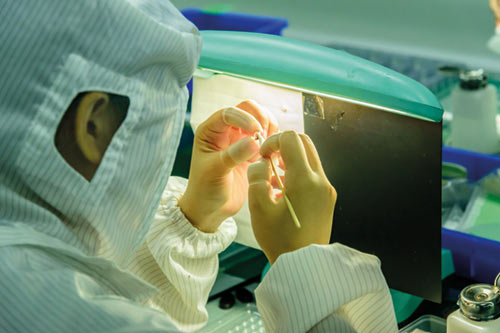 Verfahrensmechaniker/in für Brillenoptik(m/w/d) Verfahrensmechaniker/in für Brillenoptik(m/w/d)